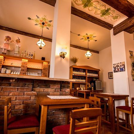 Herbenka Hotel Hustopece Ngoại thất bức ảnh