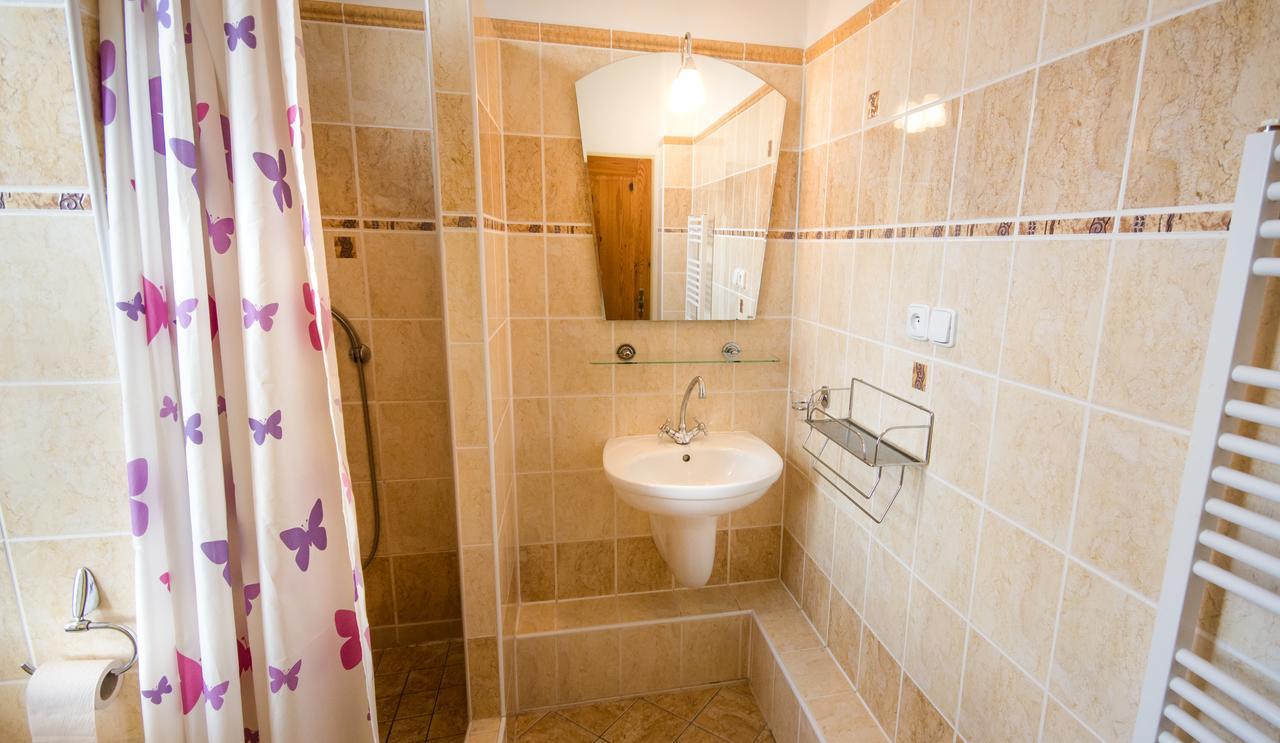 Herbenka Hotel Hustopece Ngoại thất bức ảnh