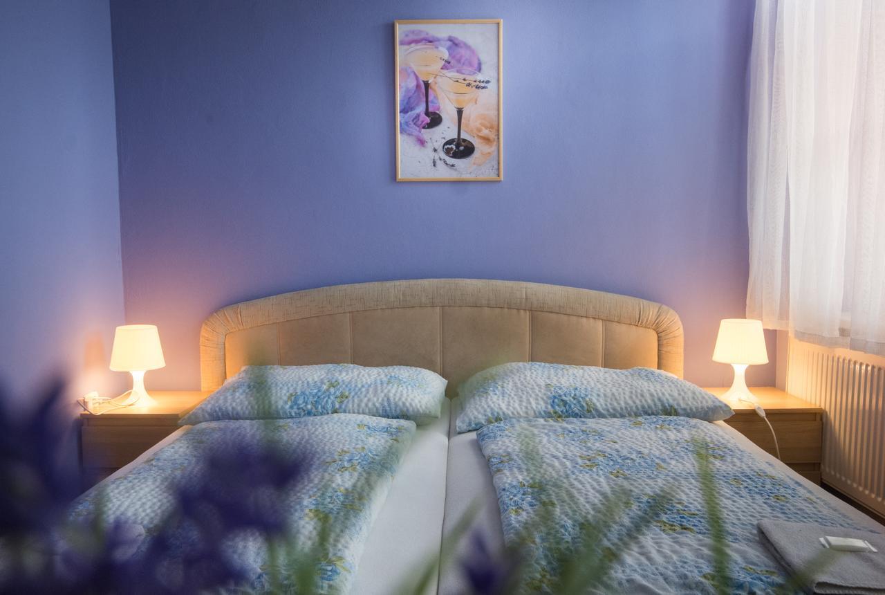 Herbenka Hotel Hustopece Ngoại thất bức ảnh